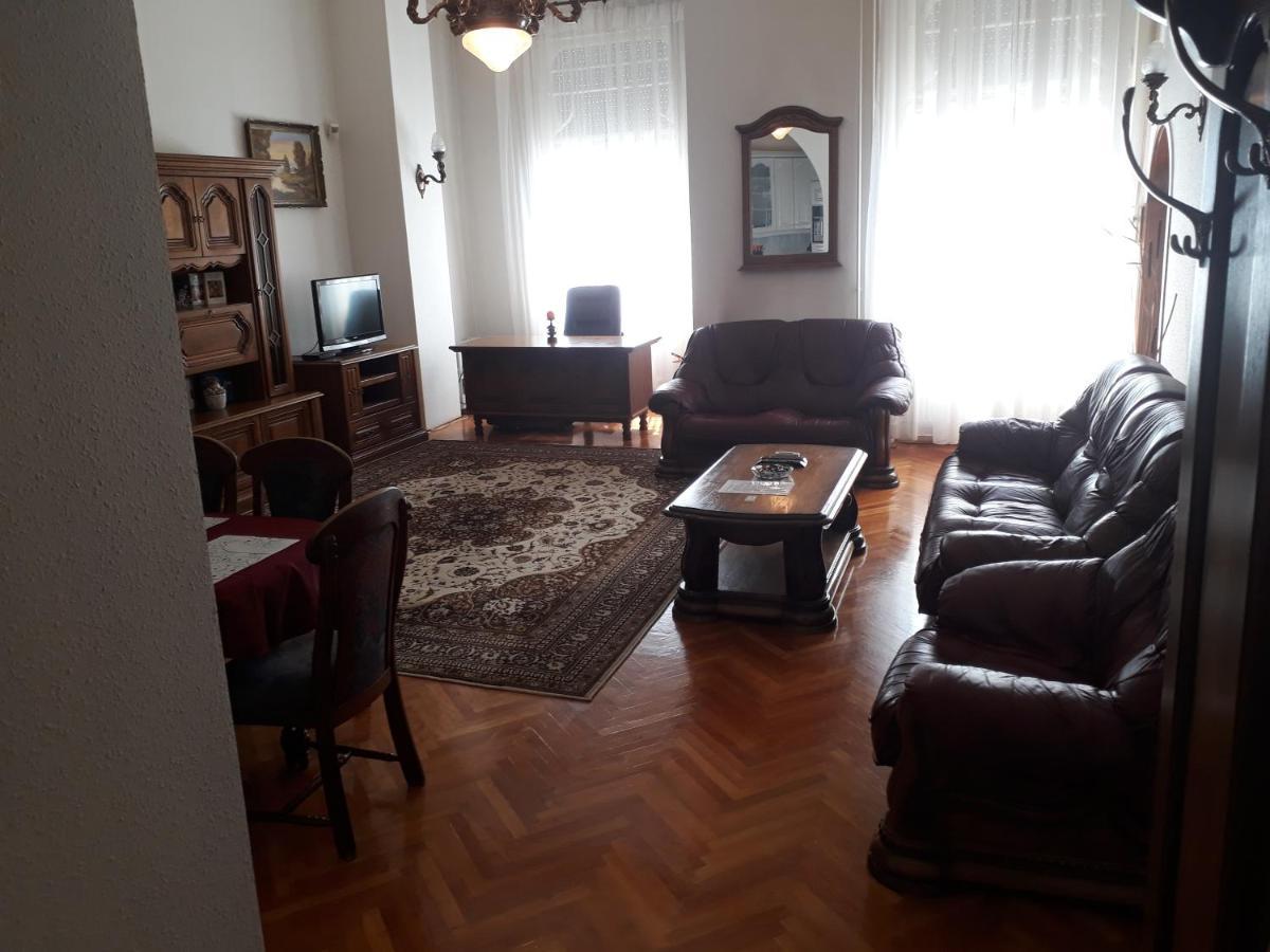 Piac Utcai Apartman 2 Debrecen Exterior photo